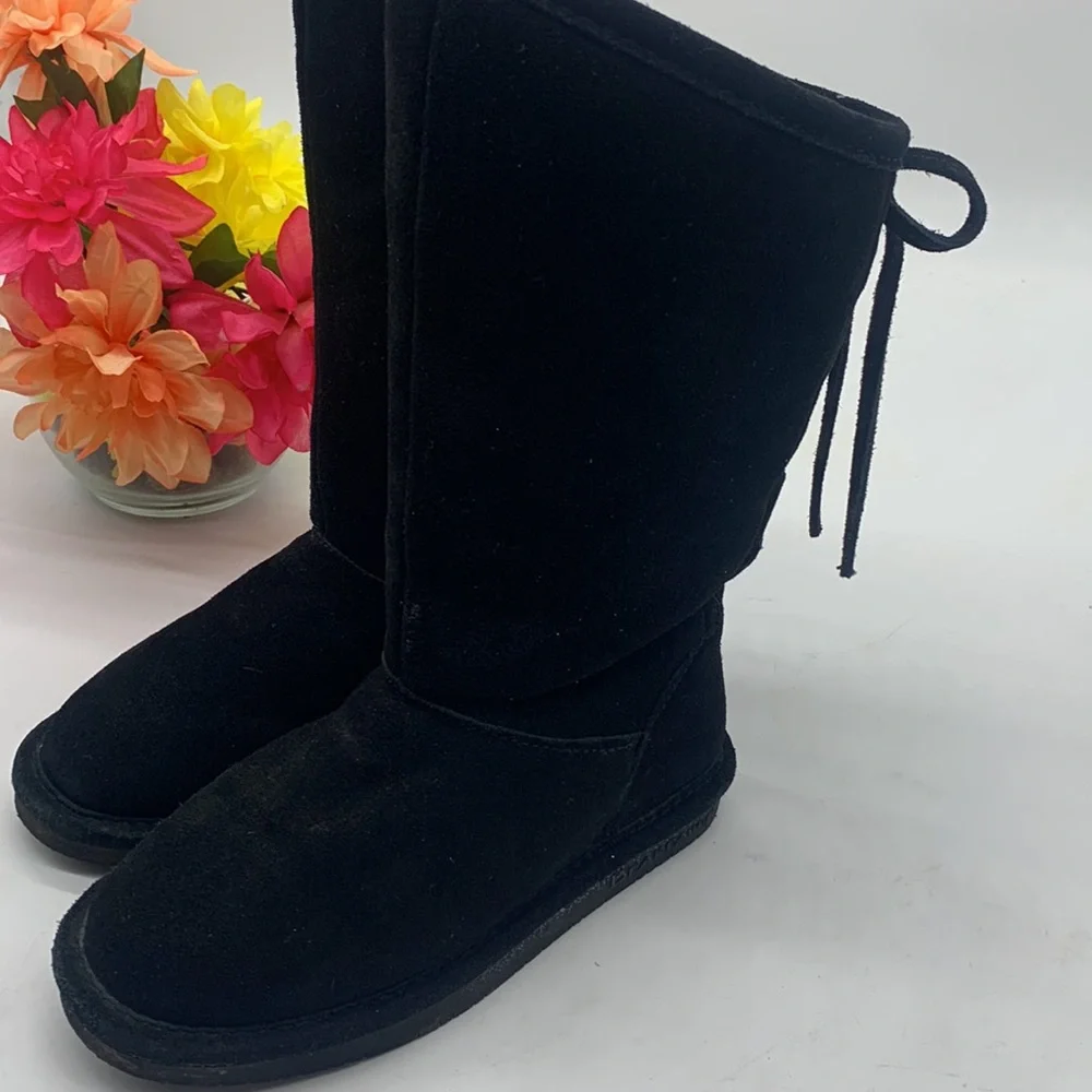 Bearpaw Girls Black Suede Shin High Winter Boots Lace Up Back Size 1. WRB3935H